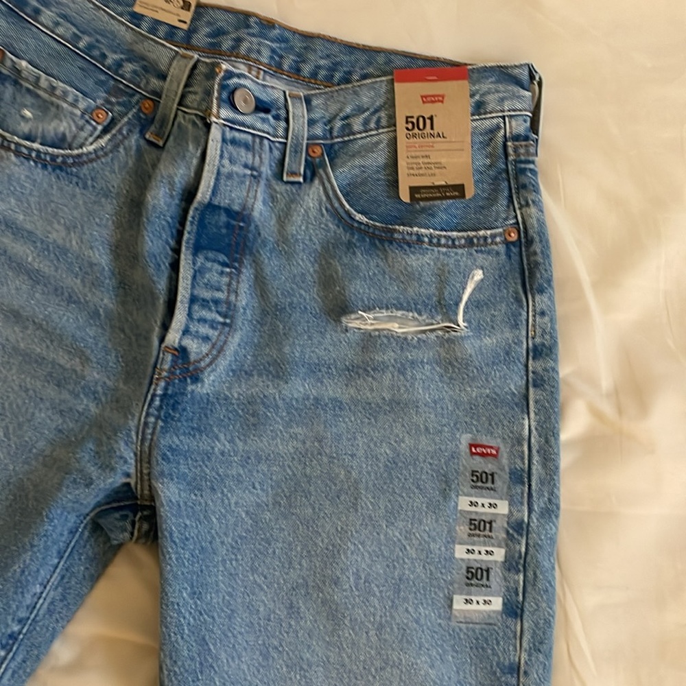 Levi’s - Picture 2 of 6